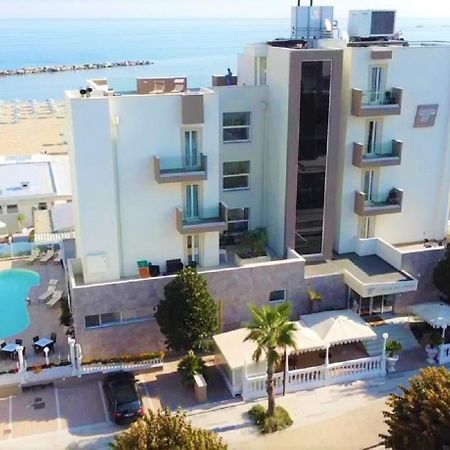 Hotel Caesar Paladium Римини Экстерьер фото