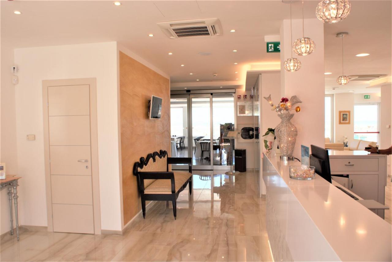 Hotel Caesar Paladium Римини Экстерьер фото