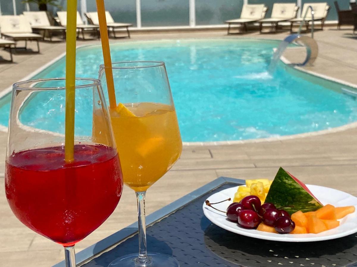 Hotel Caesar Paladium Римини Экстерьер фото