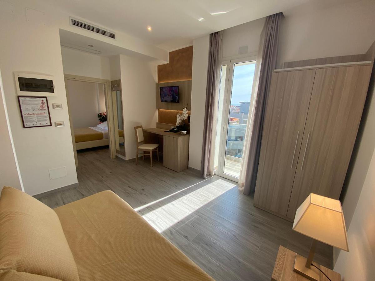 Hotel Caesar Paladium Римини Экстерьер фото