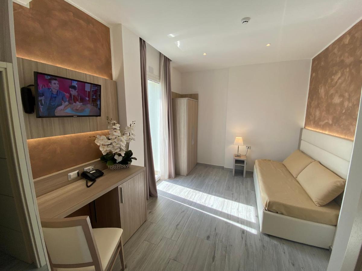 Hotel Caesar Paladium Римини Экстерьер фото
