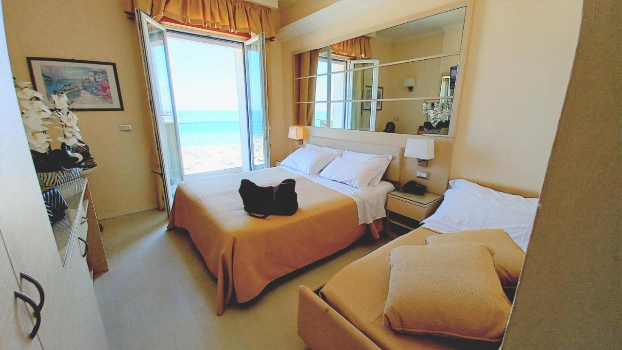 Hotel Caesar Paladium Римини Экстерьер фото