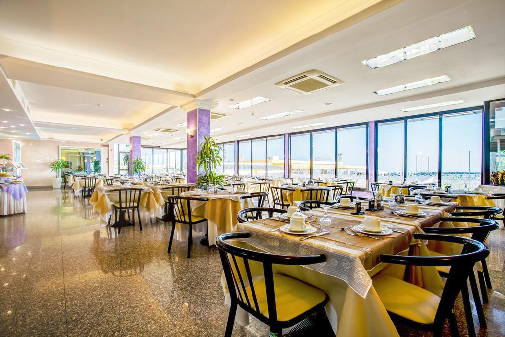 Hotel Caesar Paladium Римини Экстерьер фото