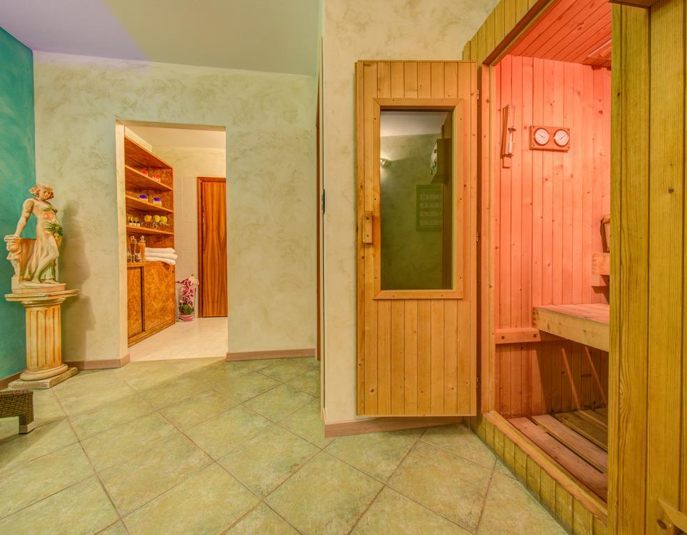 Hotel Caesar Paladium Римини Экстерьер фото