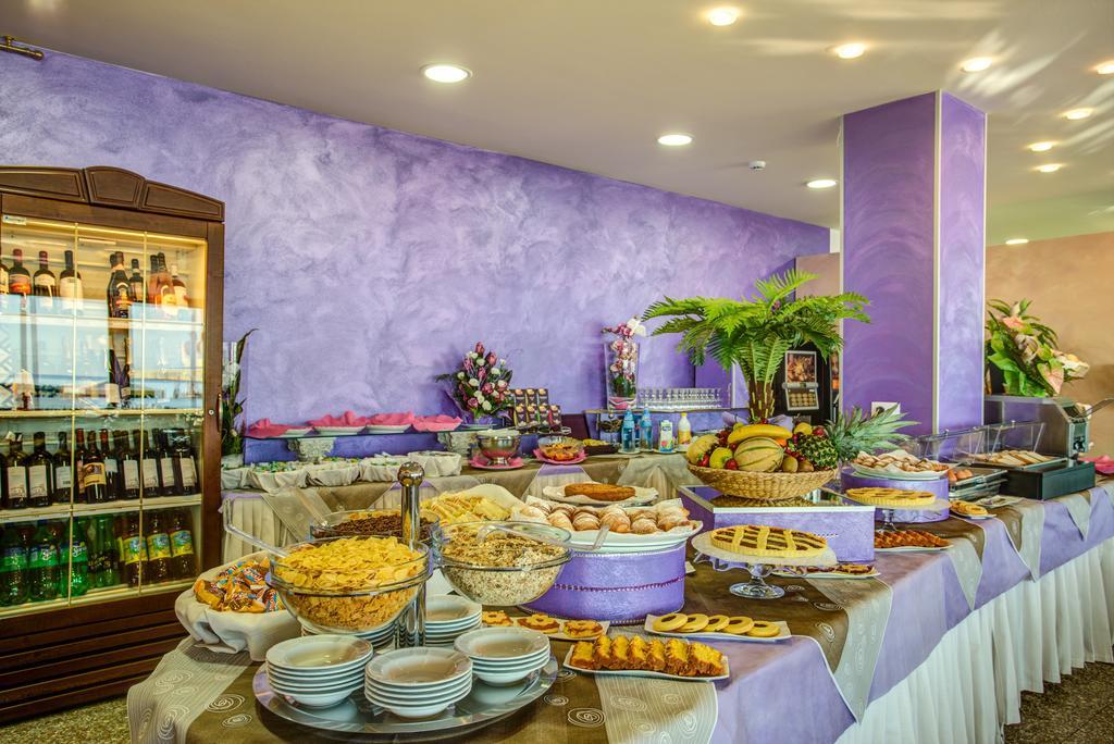 Hotel Caesar Paladium Римини Экстерьер фото