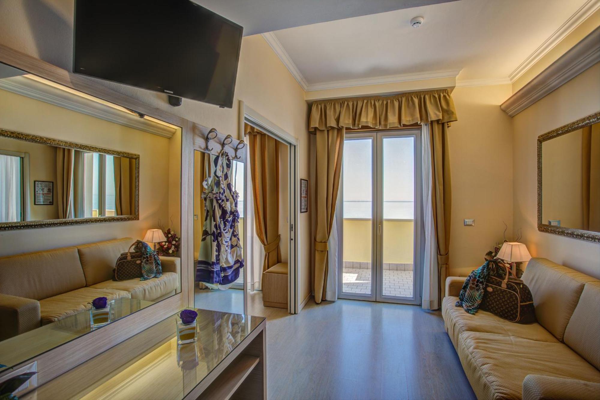 Hotel Caesar Paladium Римини Номер фото