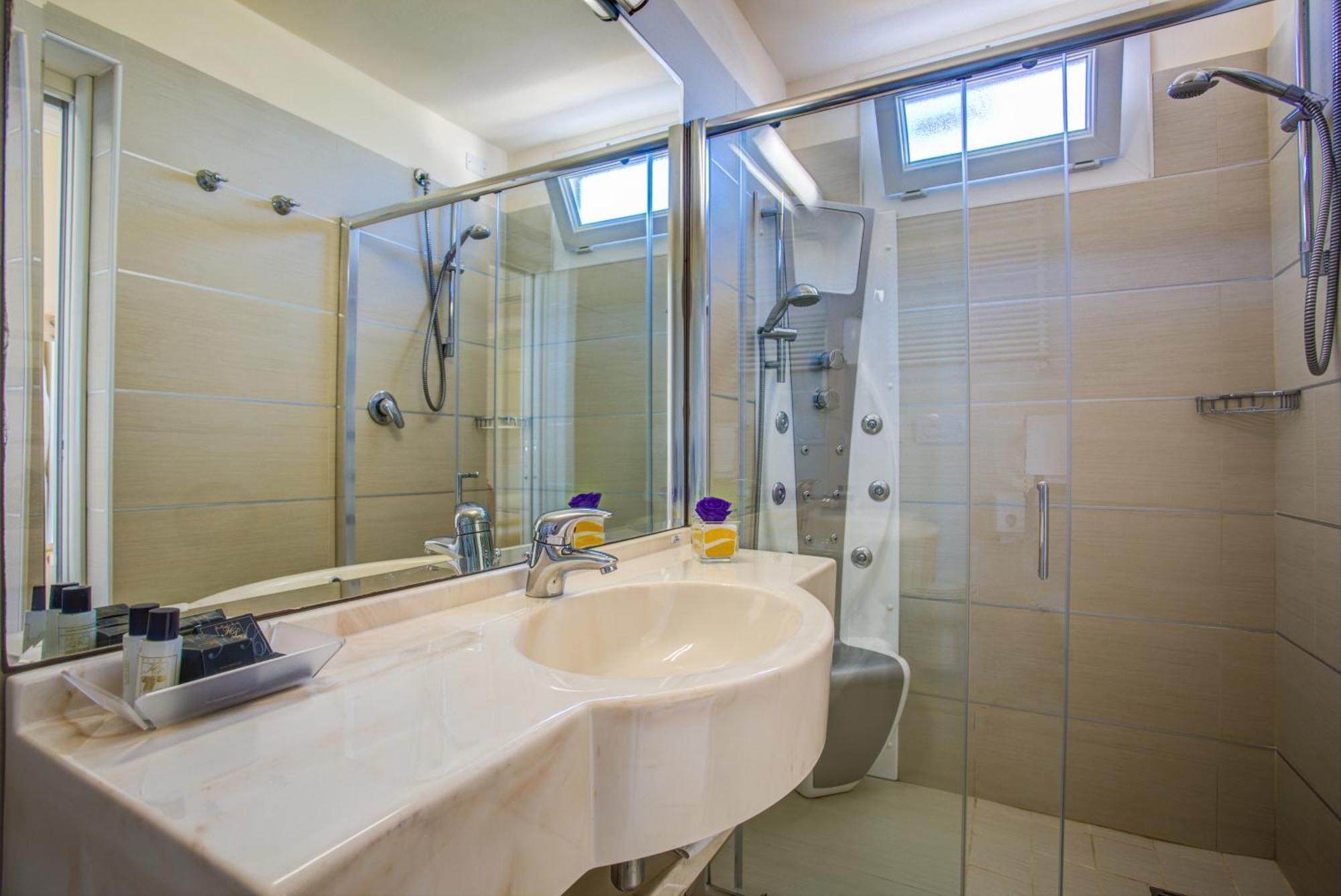 Hotel Caesar Paladium Римини Номер фото
