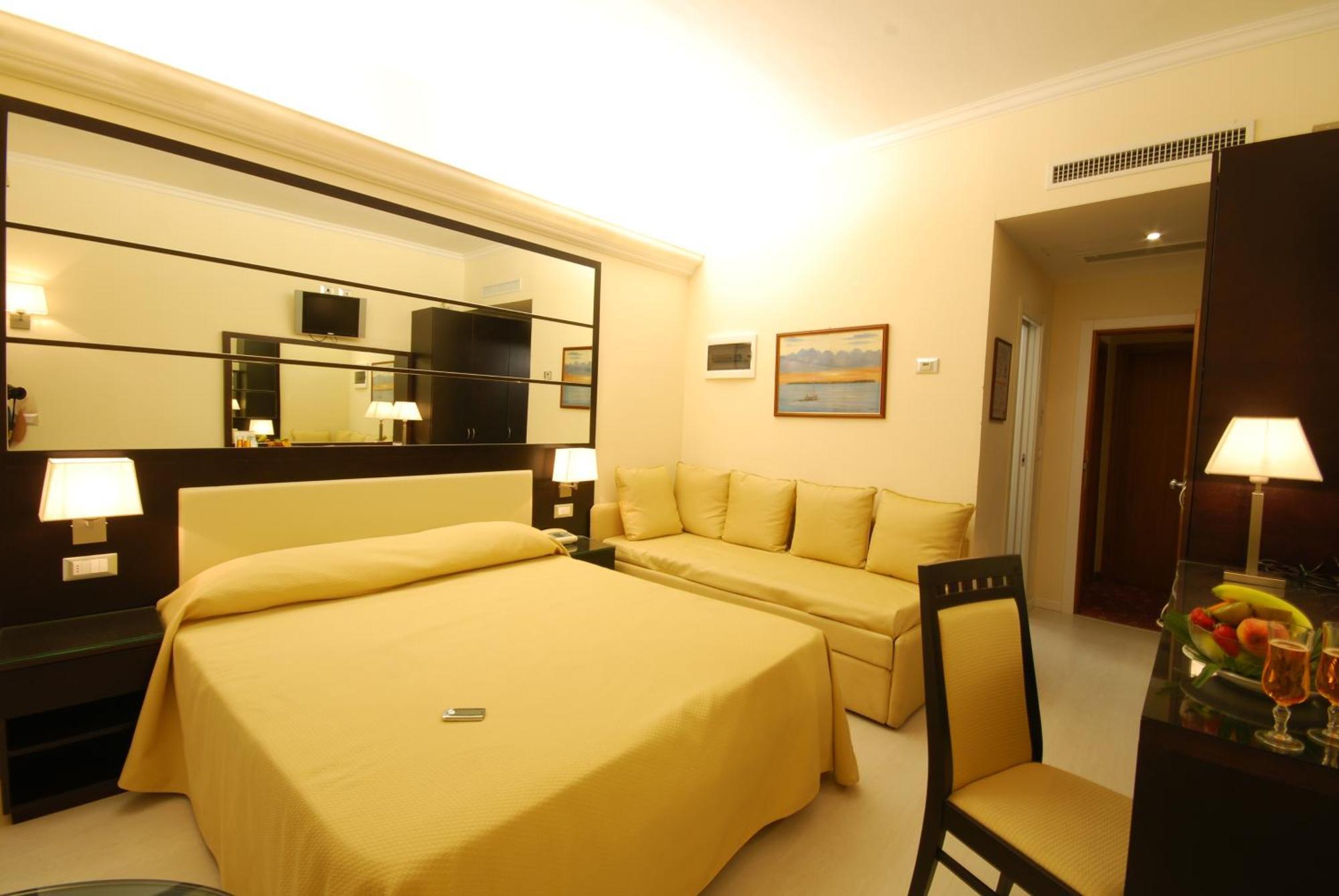Hotel Caesar Paladium Римини Номер фото