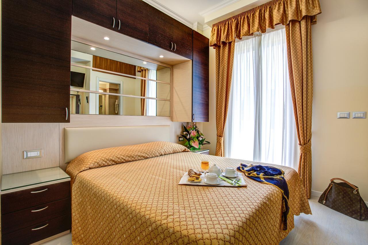 Hotel Caesar Paladium Римини Экстерьер фото